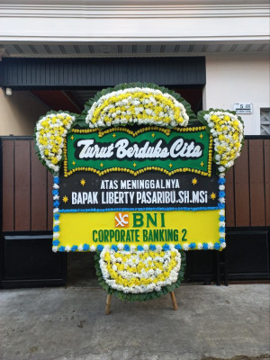 Papan Bunga Duka di Debong Kulon