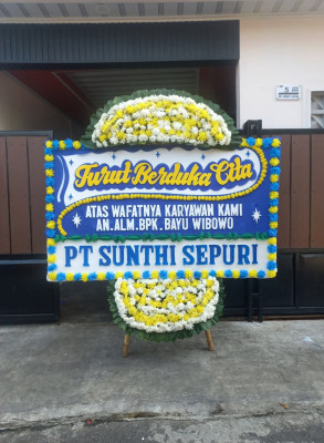 Papan Bunga Duka di Debong Kulon