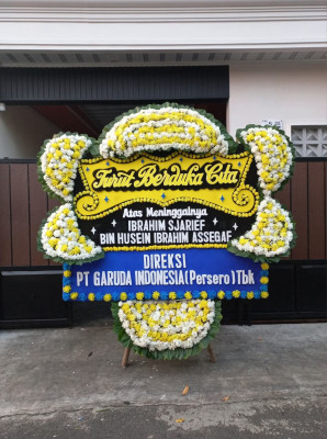 Papan Bunga Duka di Debong Kulon